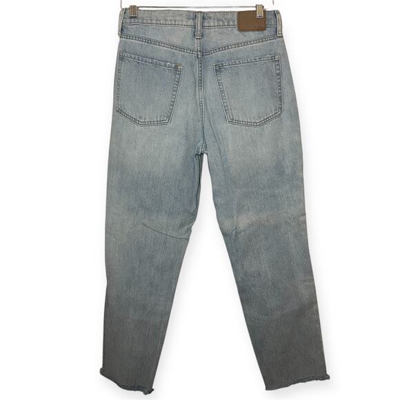Aeropostale Mom Jeans Distressed Light Wash High Rise Straight Leg Size 6 - Picture 5 of 8
